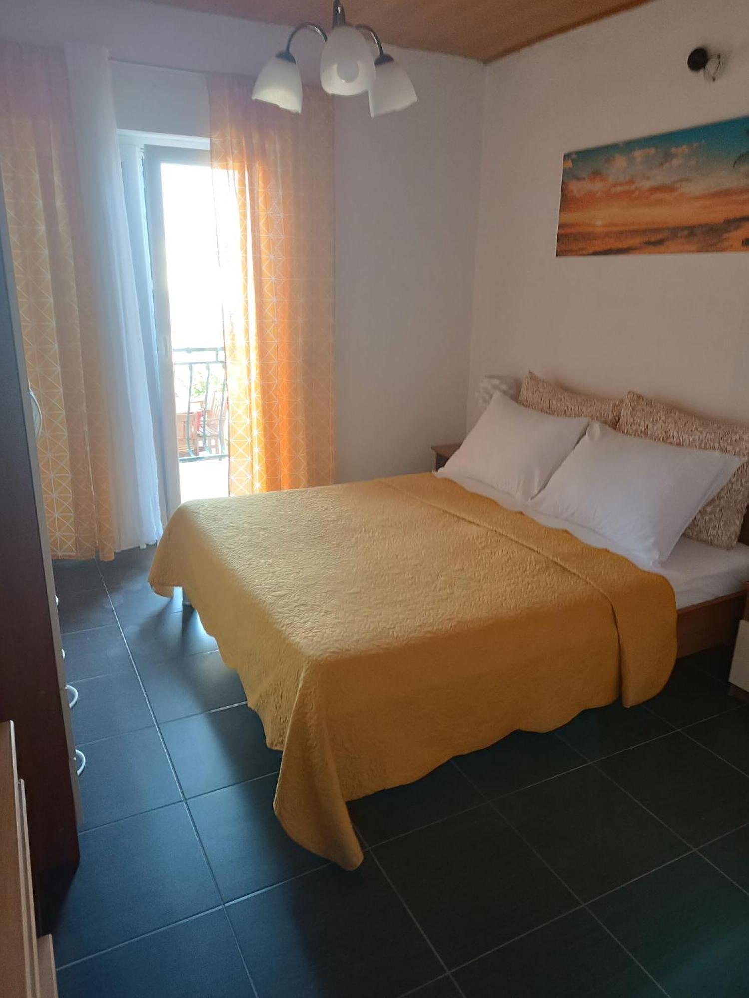 Apartment Ante *