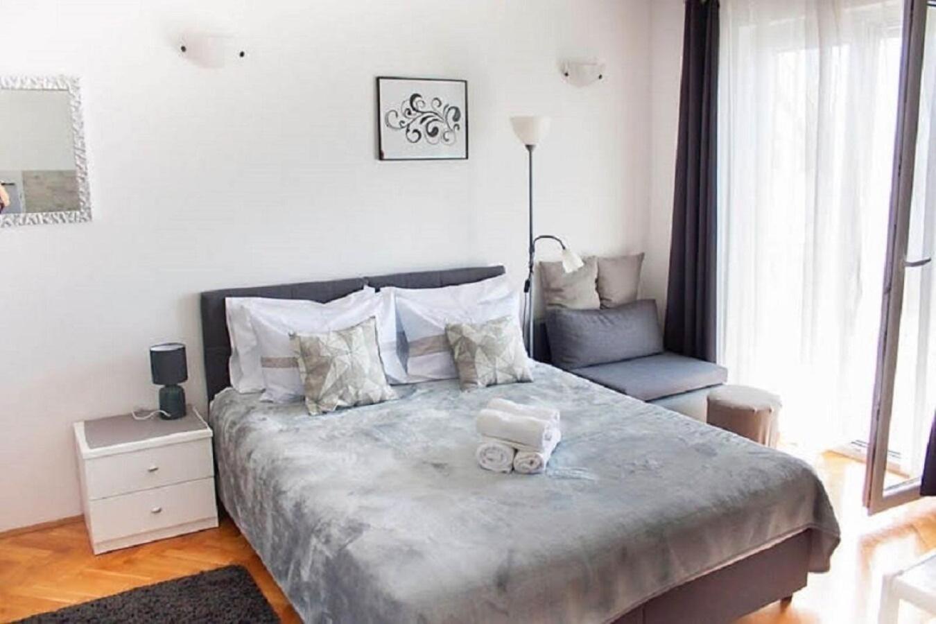 Apartment Ante *