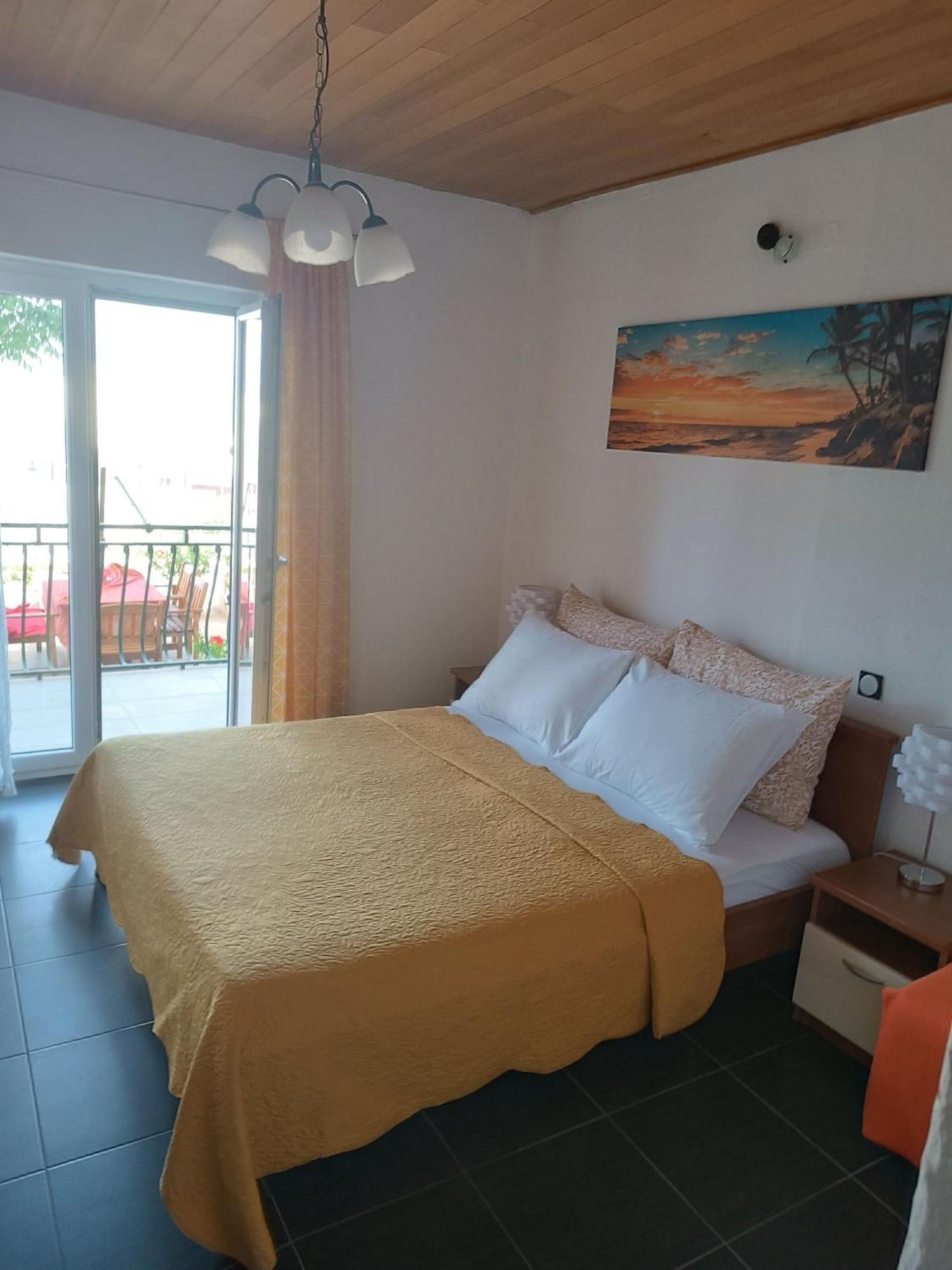 Apartment Ante Apartment